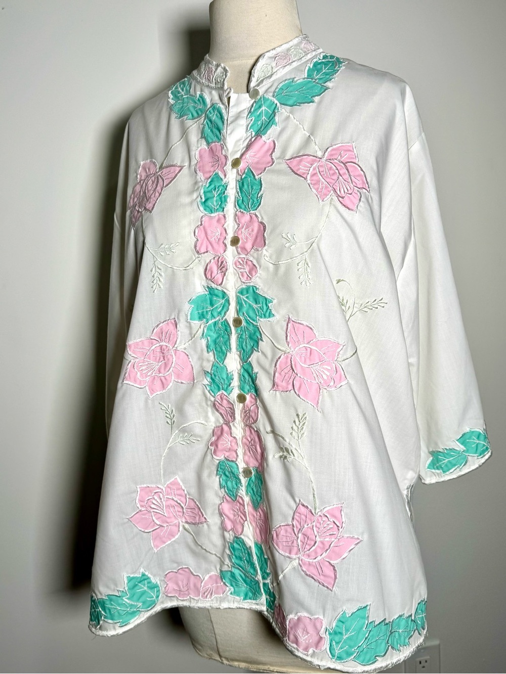 Vintage Caro of Honolulu 18 White Pink Mint Floral Appliqué Tunic 70s Tropical